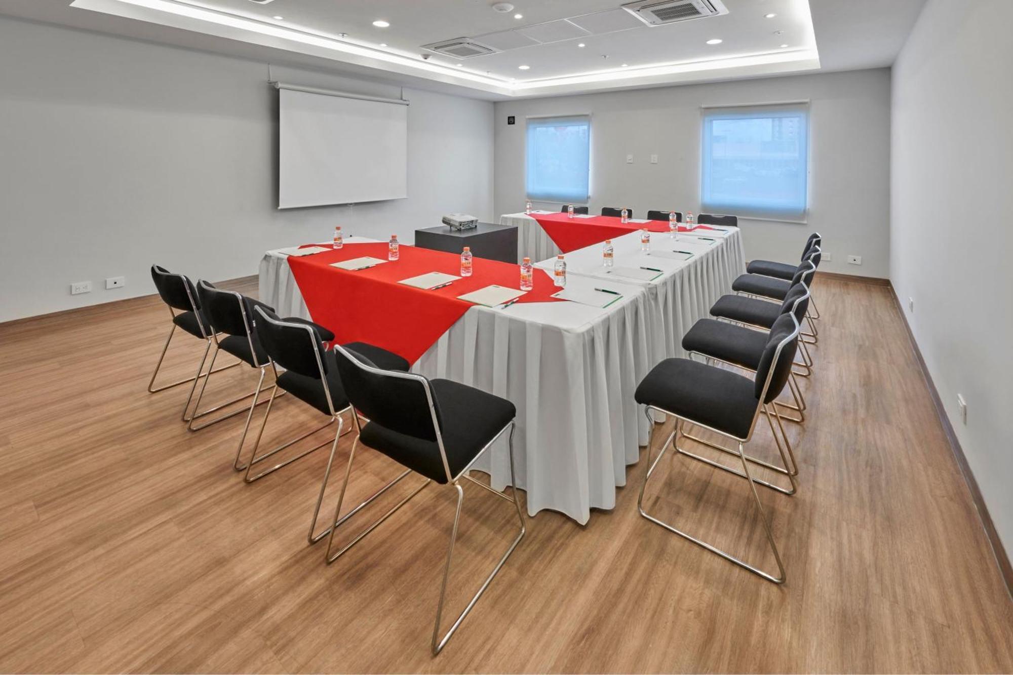 City Express Junior By Marriott Leon Centro De Convenciones المظهر الخارجي الصورة