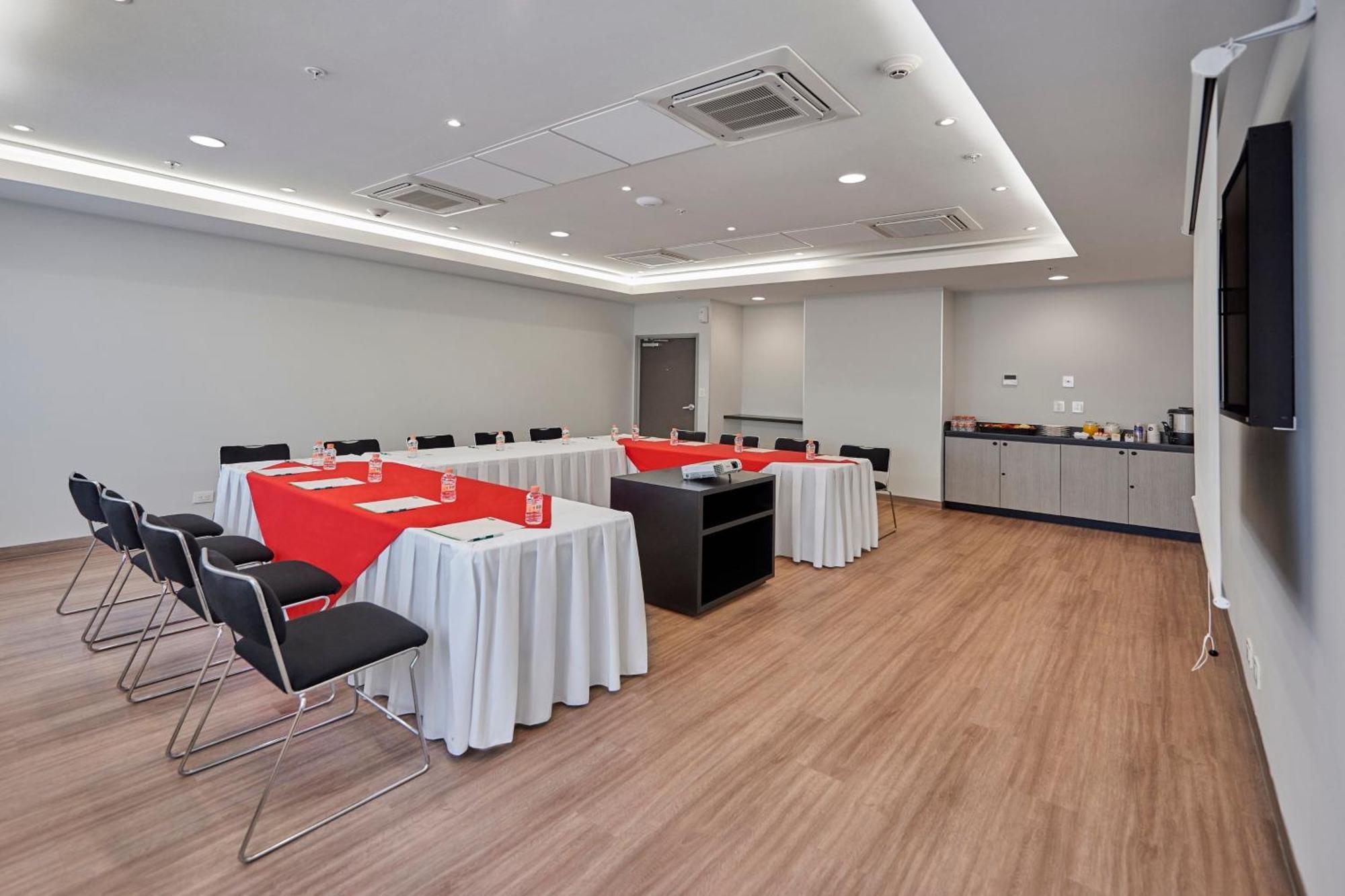 City Express Junior By Marriott Leon Centro De Convenciones المظهر الخارجي الصورة