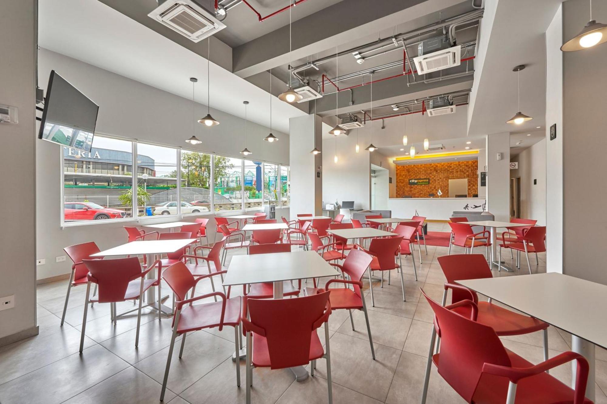 City Express Junior By Marriott Leon Centro De Convenciones المظهر الخارجي الصورة