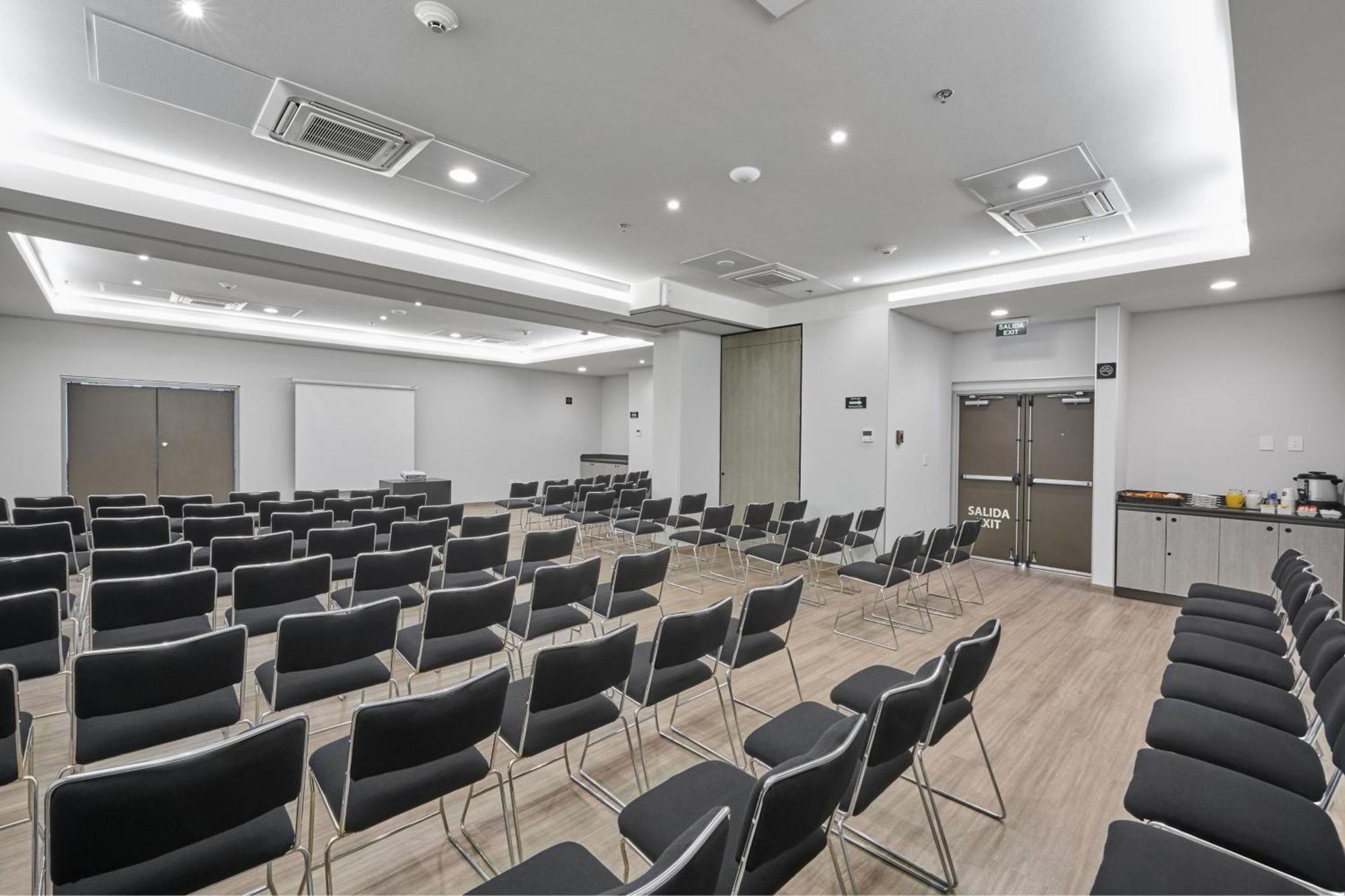 City Express Junior By Marriott Leon Centro De Convenciones المظهر الخارجي الصورة