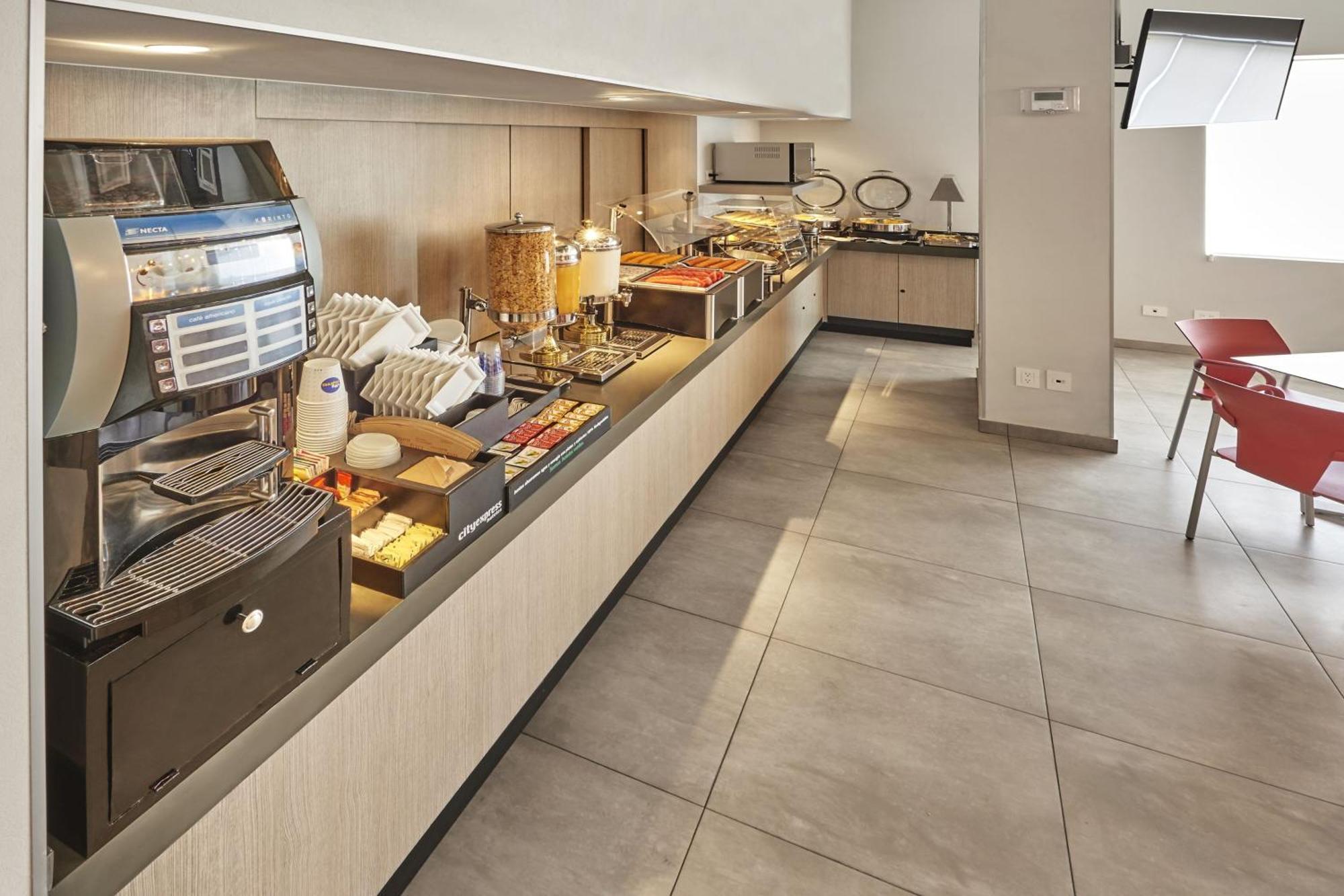 City Express Junior By Marriott Leon Centro De Convenciones المظهر الخارجي الصورة