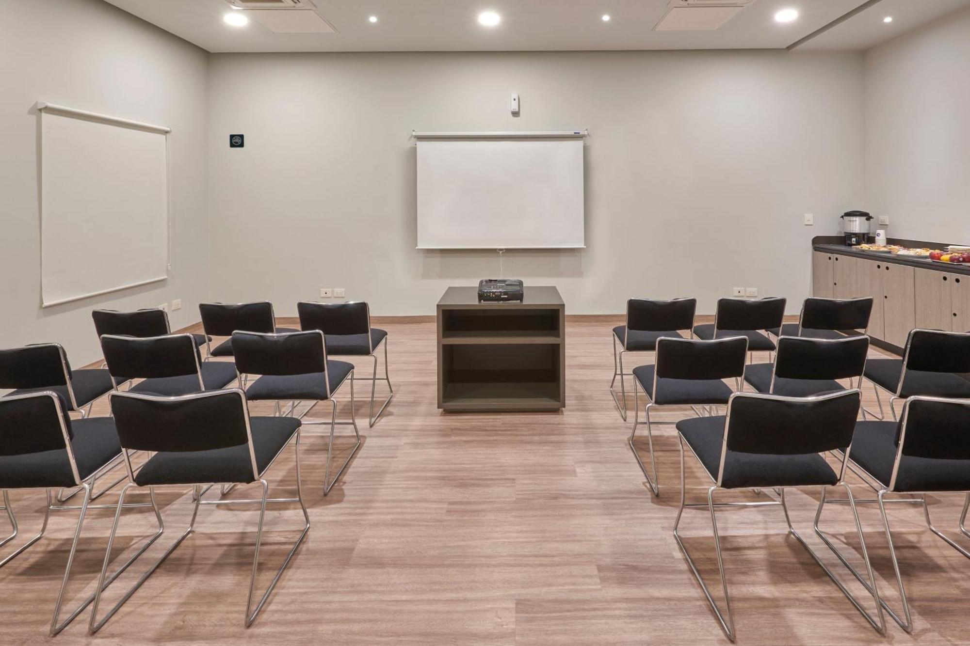 City Express Junior By Marriott Leon Centro De Convenciones المظهر الخارجي الصورة
