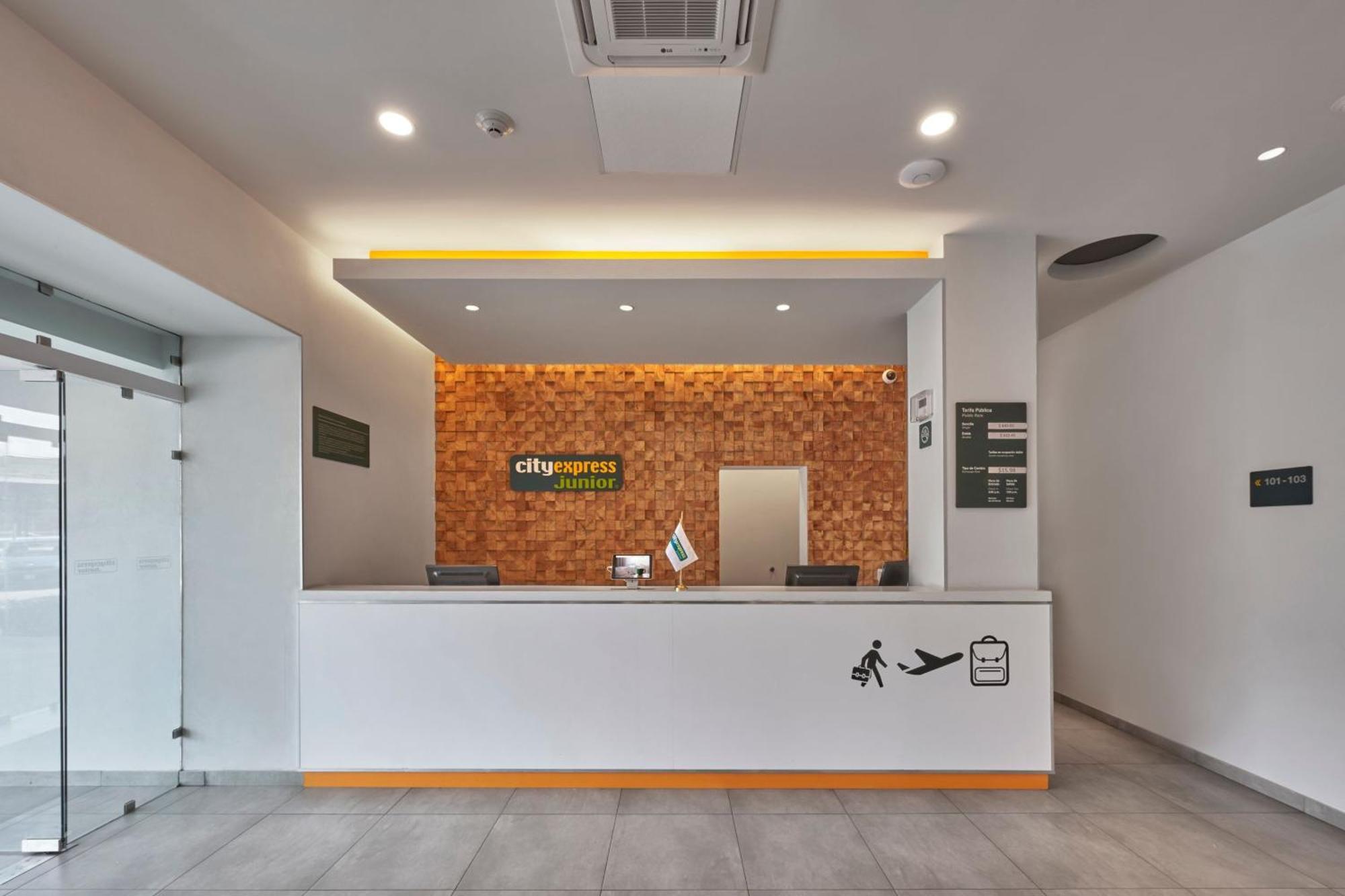 City Express Junior By Marriott Leon Centro De Convenciones المظهر الخارجي الصورة